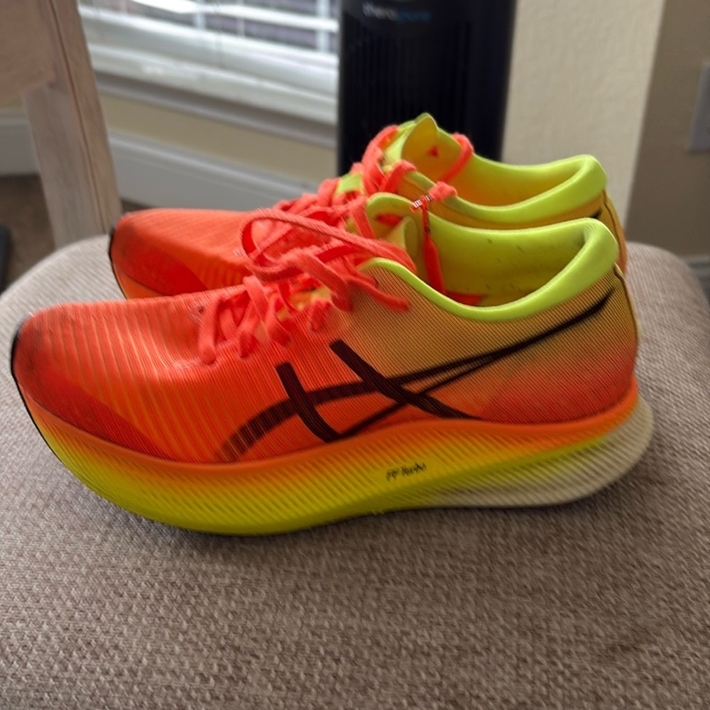 ASICS Metaspeed Sky sz 7 Women